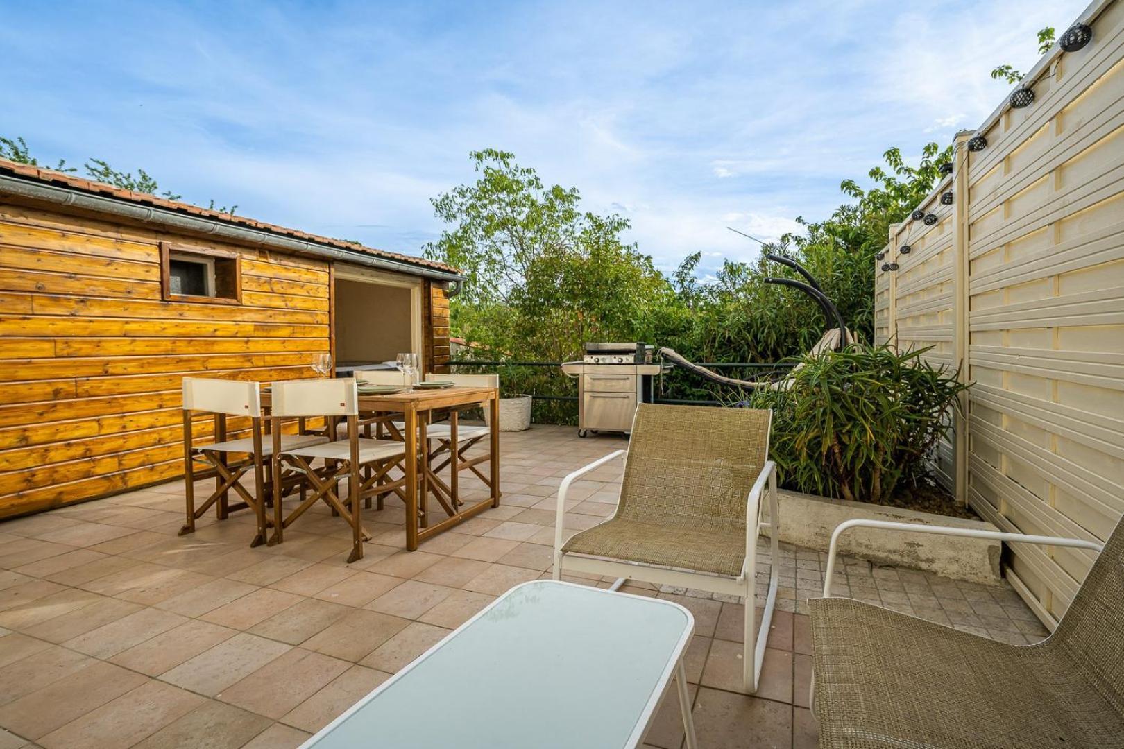 La Citadelle ~ Jacuzzi ~ Terrasse Apartment Carcassonne Exterior photo